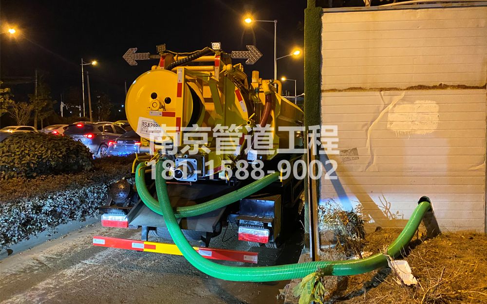 266鼓楼临时工地抽粪