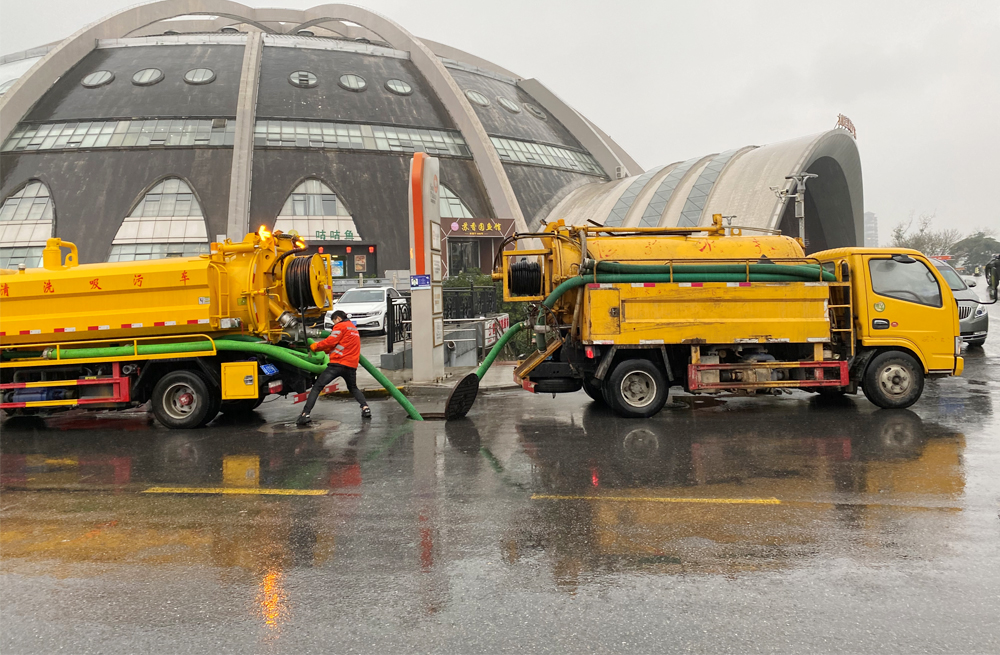 271鼓楼商场管道清淤